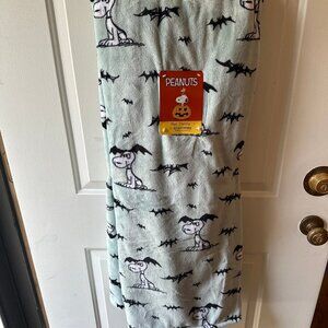 Peanuts Snoopy Bat Ears Halloween 60 x 70" Mint Green Blanket NWT
